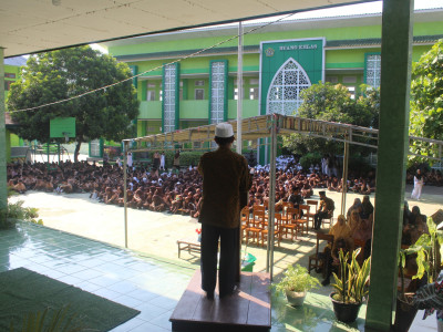 HARI SANTRI 2025